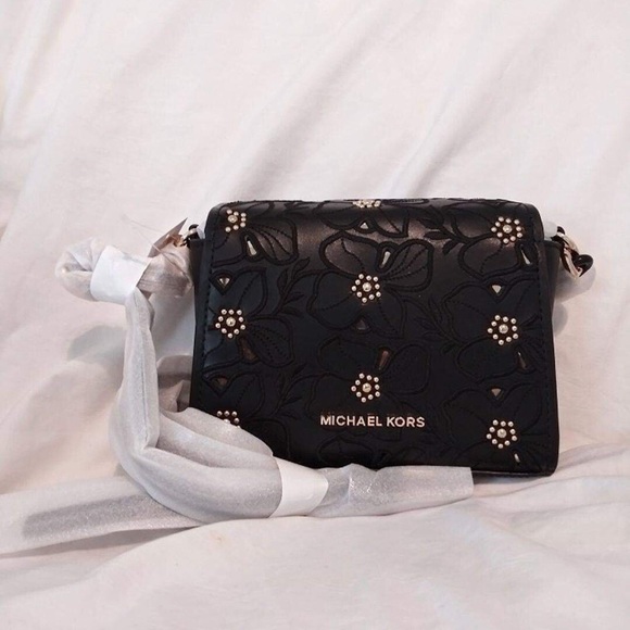 Michael Kors Wearable Clutch - Picture 1 of 2